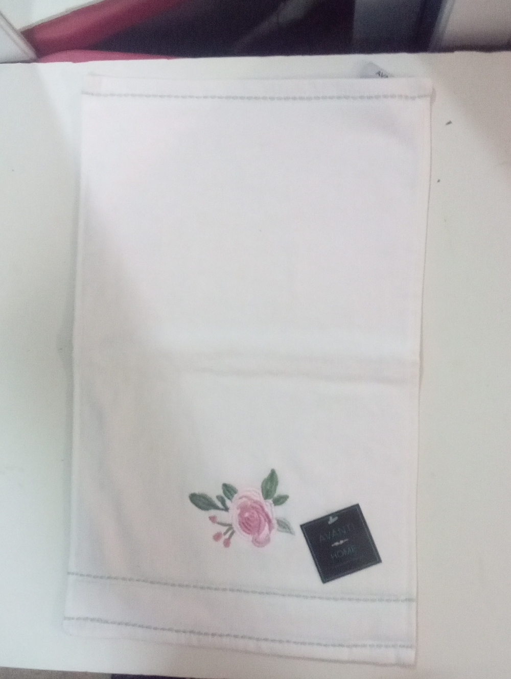 Avanti Home Fingertip Towel Embroidered NWT $20 Rise Ivory